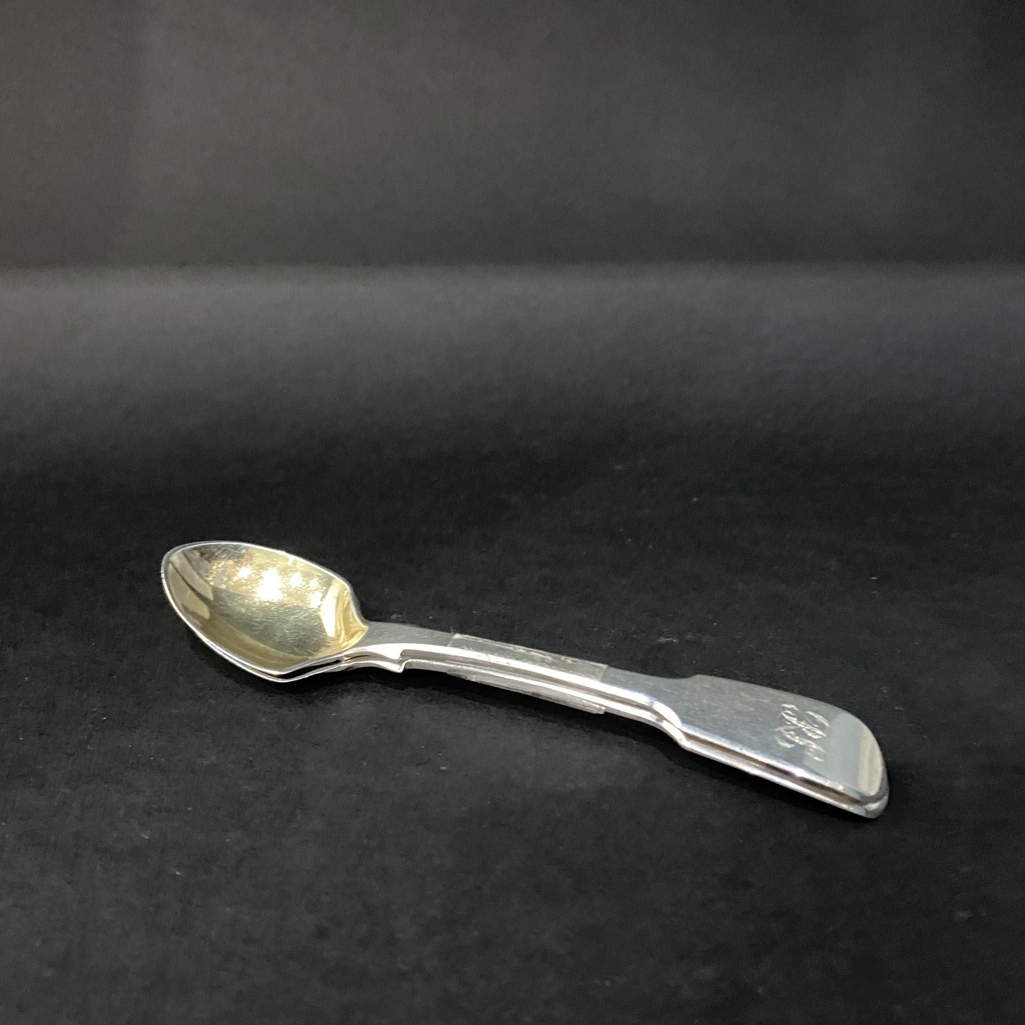 Pair of silver gilt egg spoons made in London 1823 by Richard Poulden