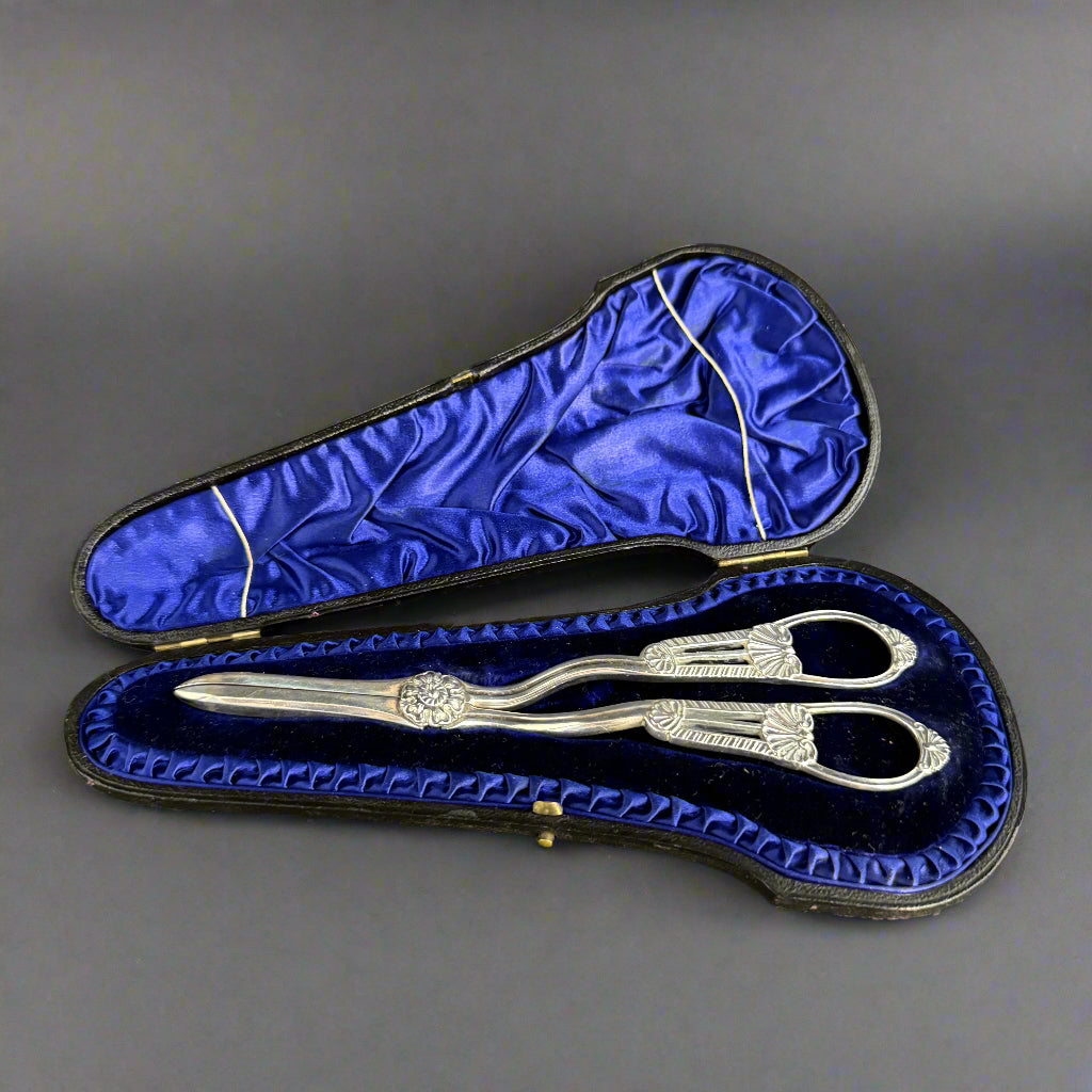 Boxed set of silver grape scissors made in Sheffield 1890 by Harrison Brothers 