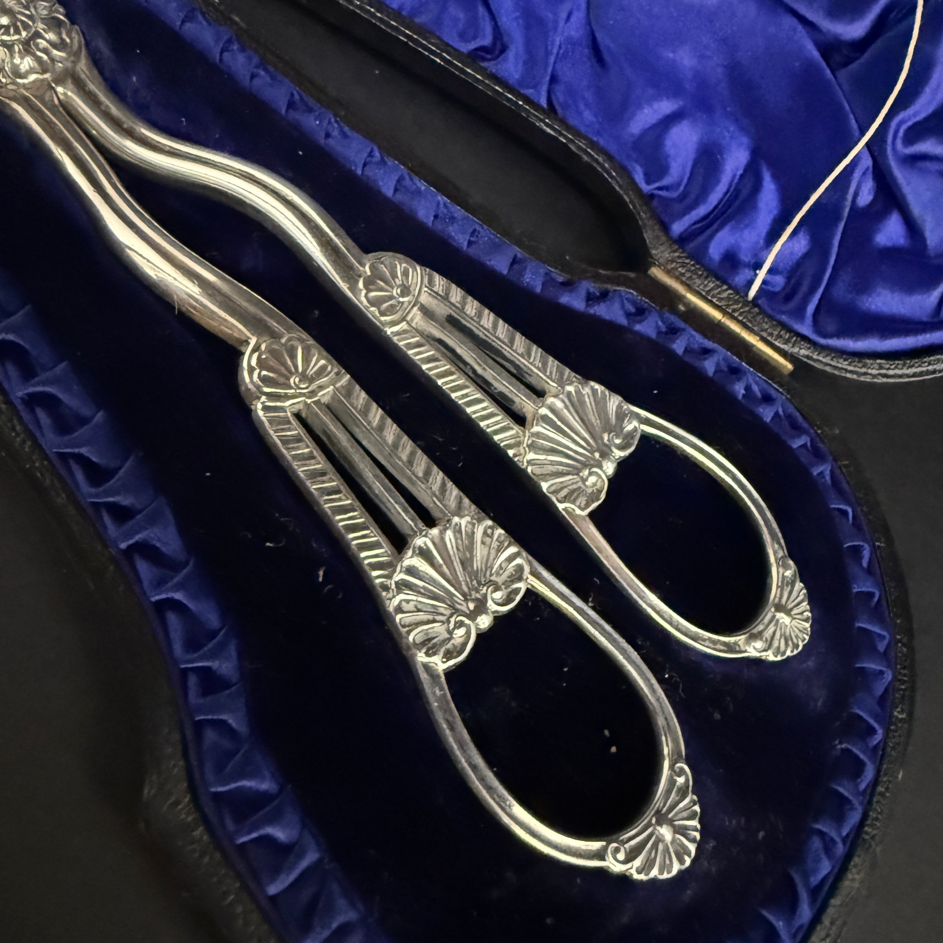 Boxed set of silver grape scissors made in Sheffield 1890 by Harrison Brothers 