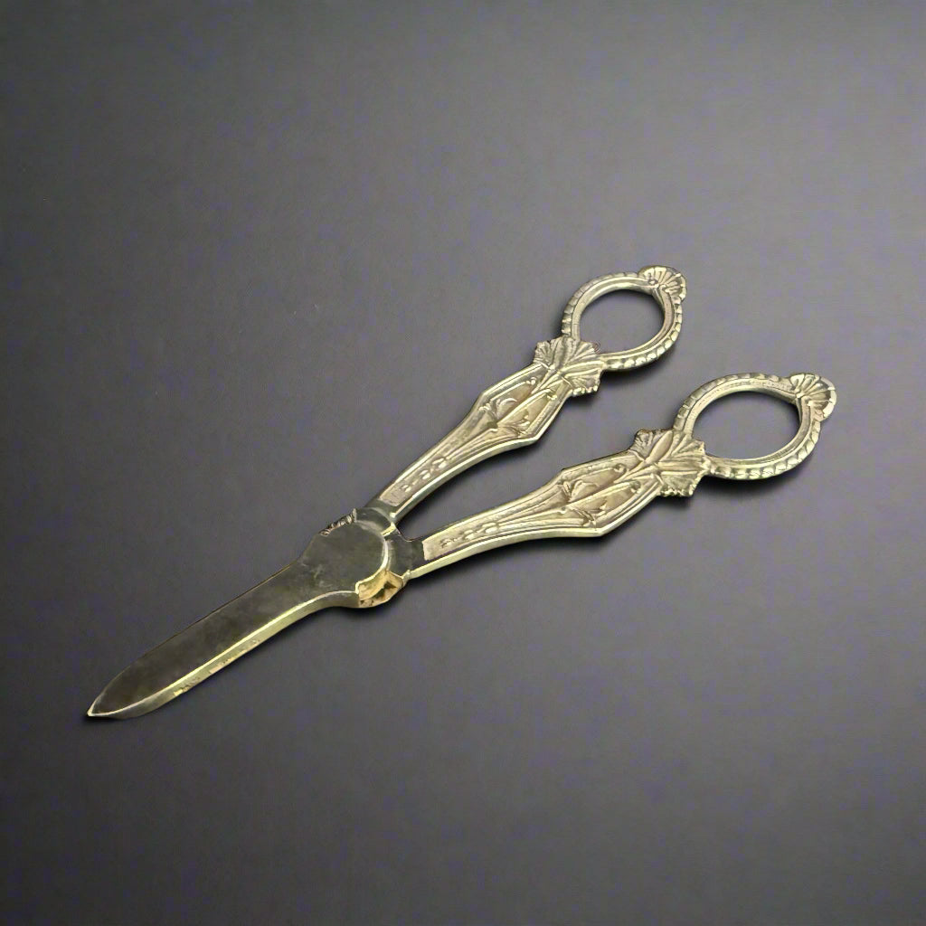 Decorative pair of silver grape scissors made in London 1977 by A Chick & Son