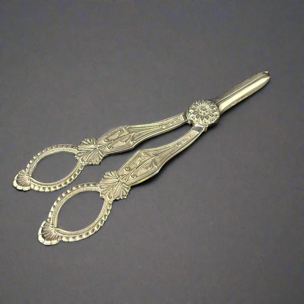 Decorative pair of silver grape scissors made in London 1978 by A Chick & Co