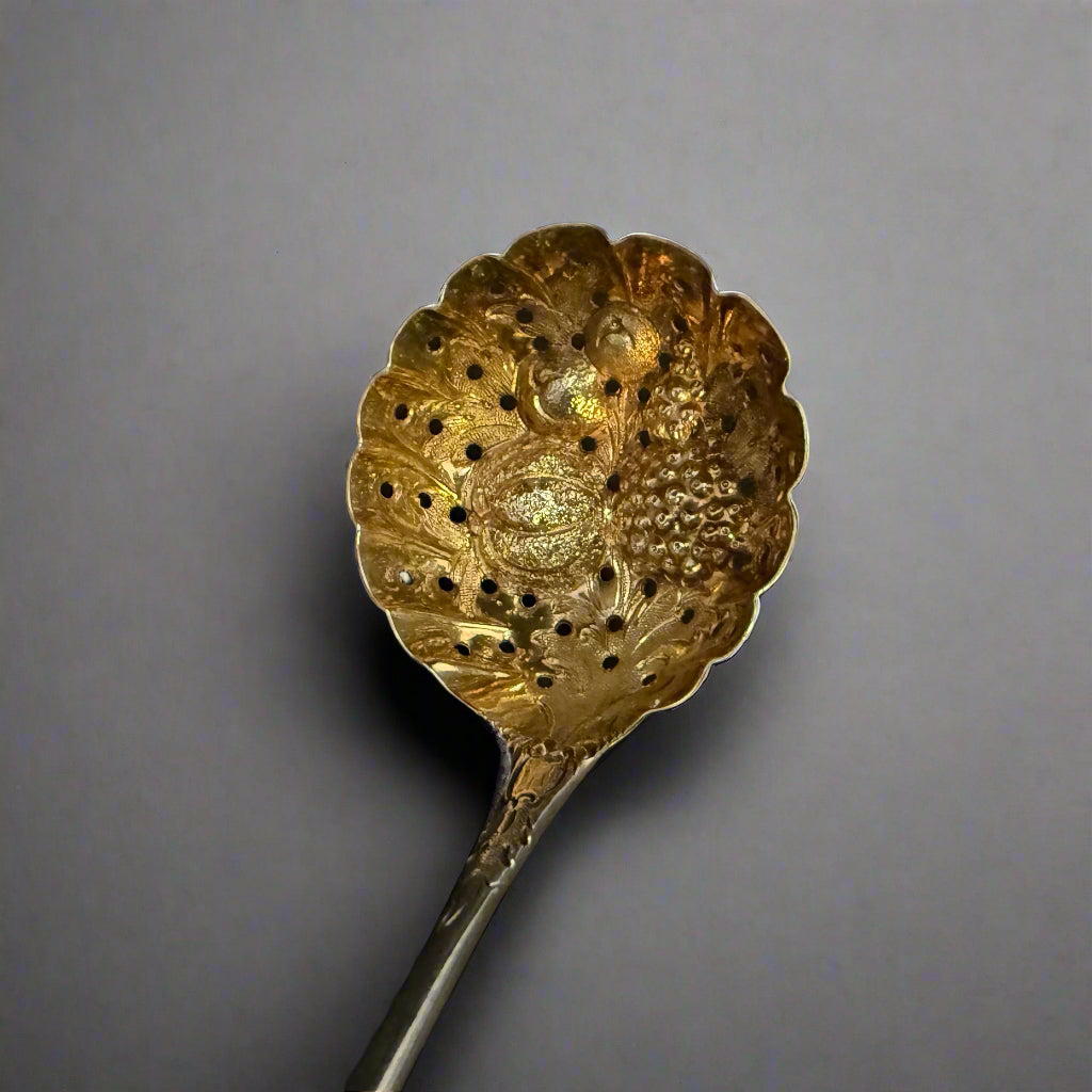 Silver sugar sifter with gilt bowl made in London 1809 by Richard Crossley