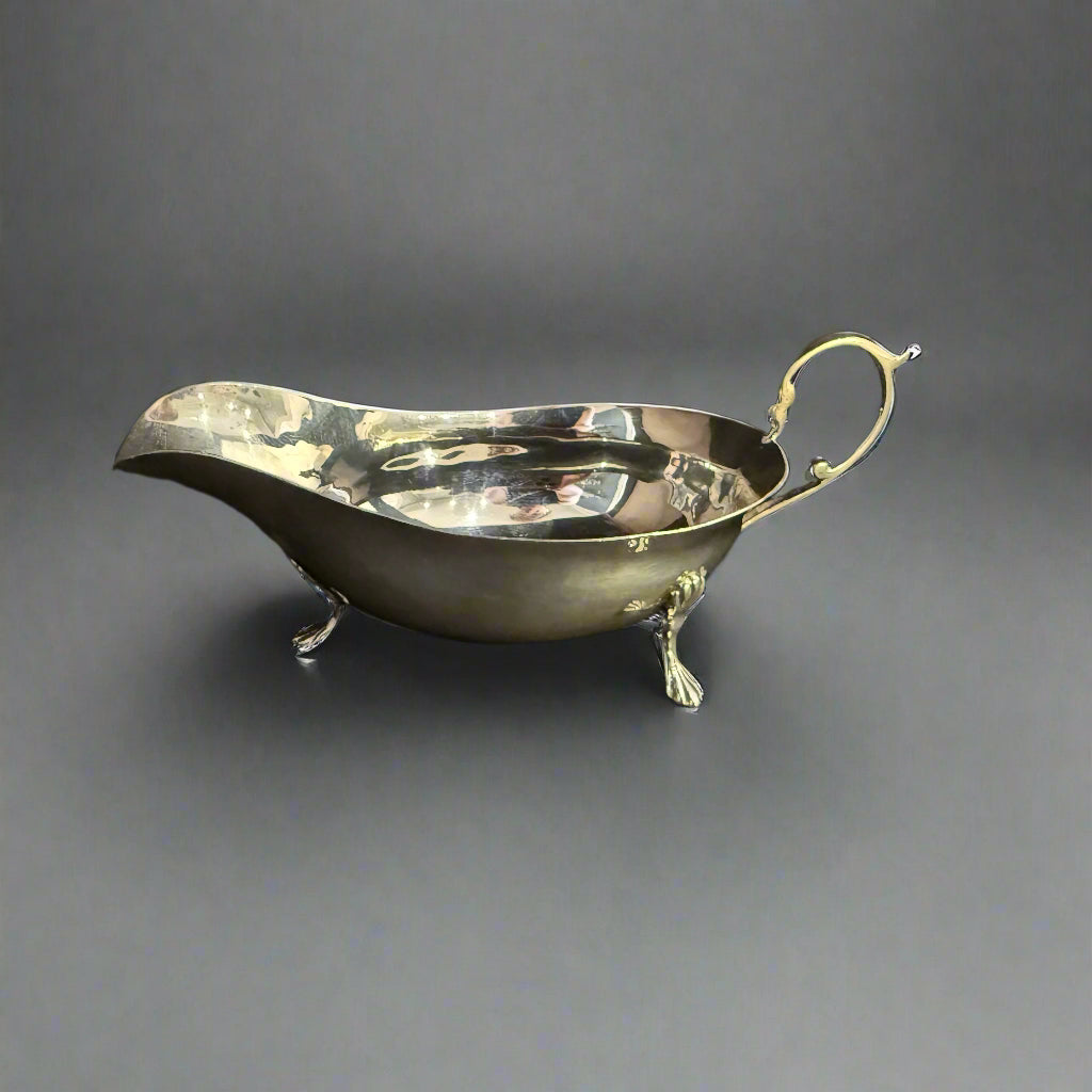 Small silver sauceboat made in Birmingham 1913 
