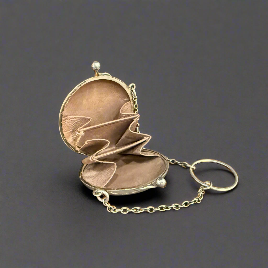 Silver locket purse made in Chester 1915