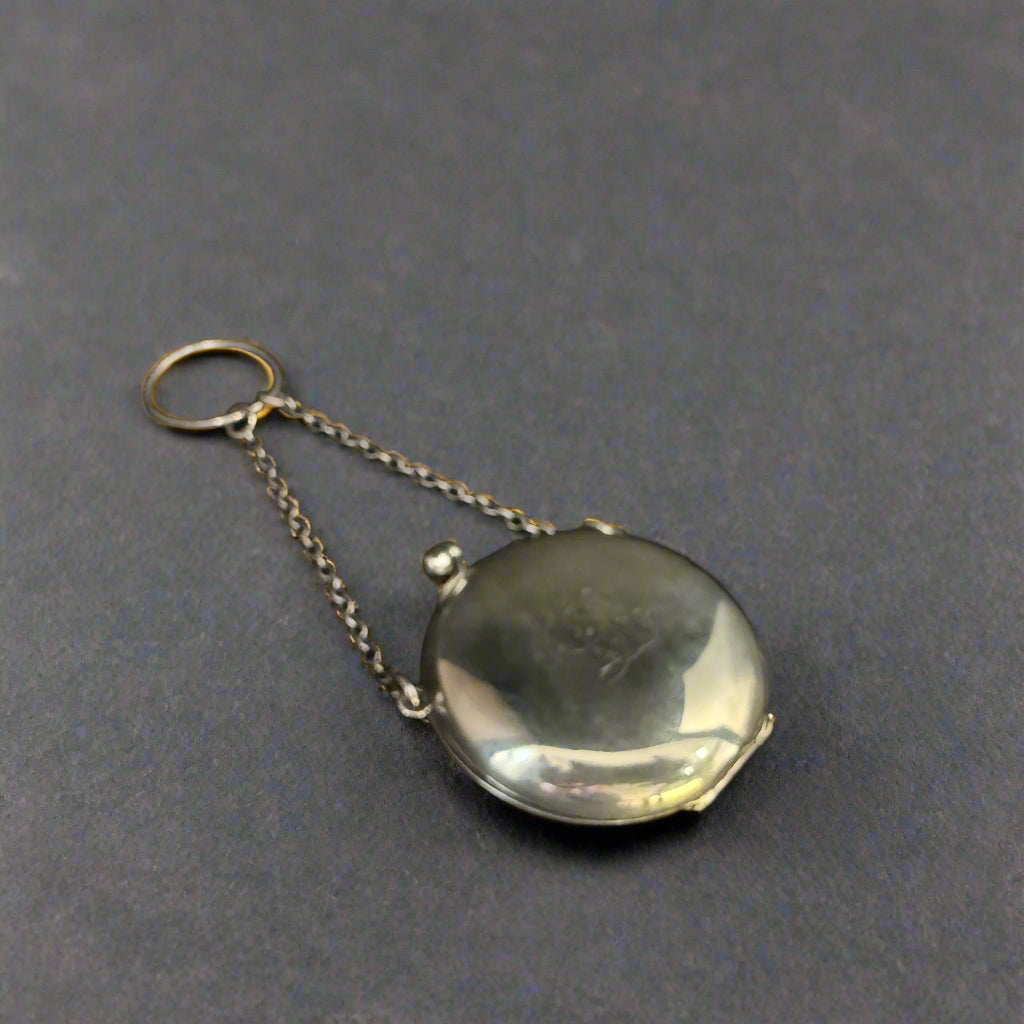 Silver locket purse made in Chester 1915