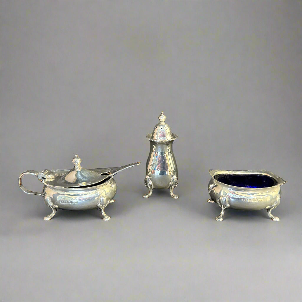 Three piece cruet set made in Birmingham 1961 by Walker & Hall