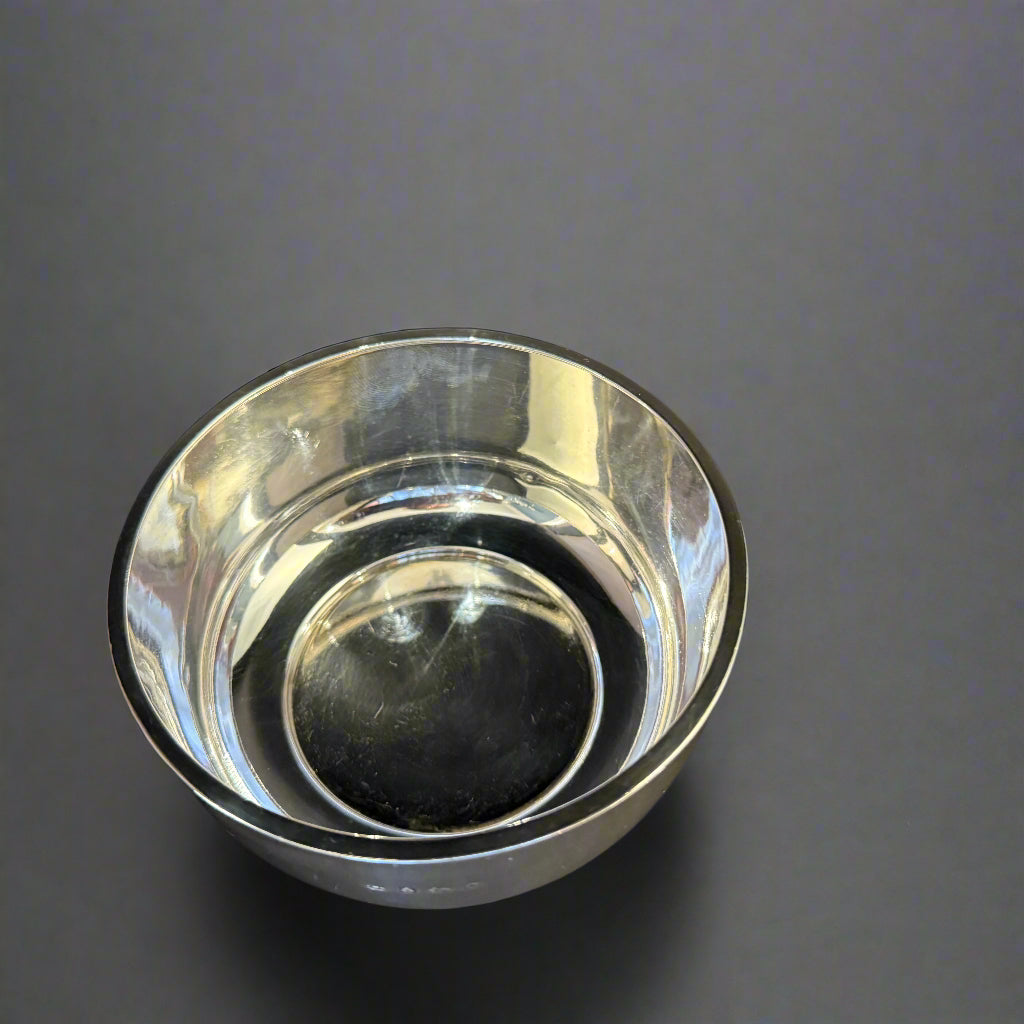 Plain silver bowl made in Birmingham 1938 by William Neale