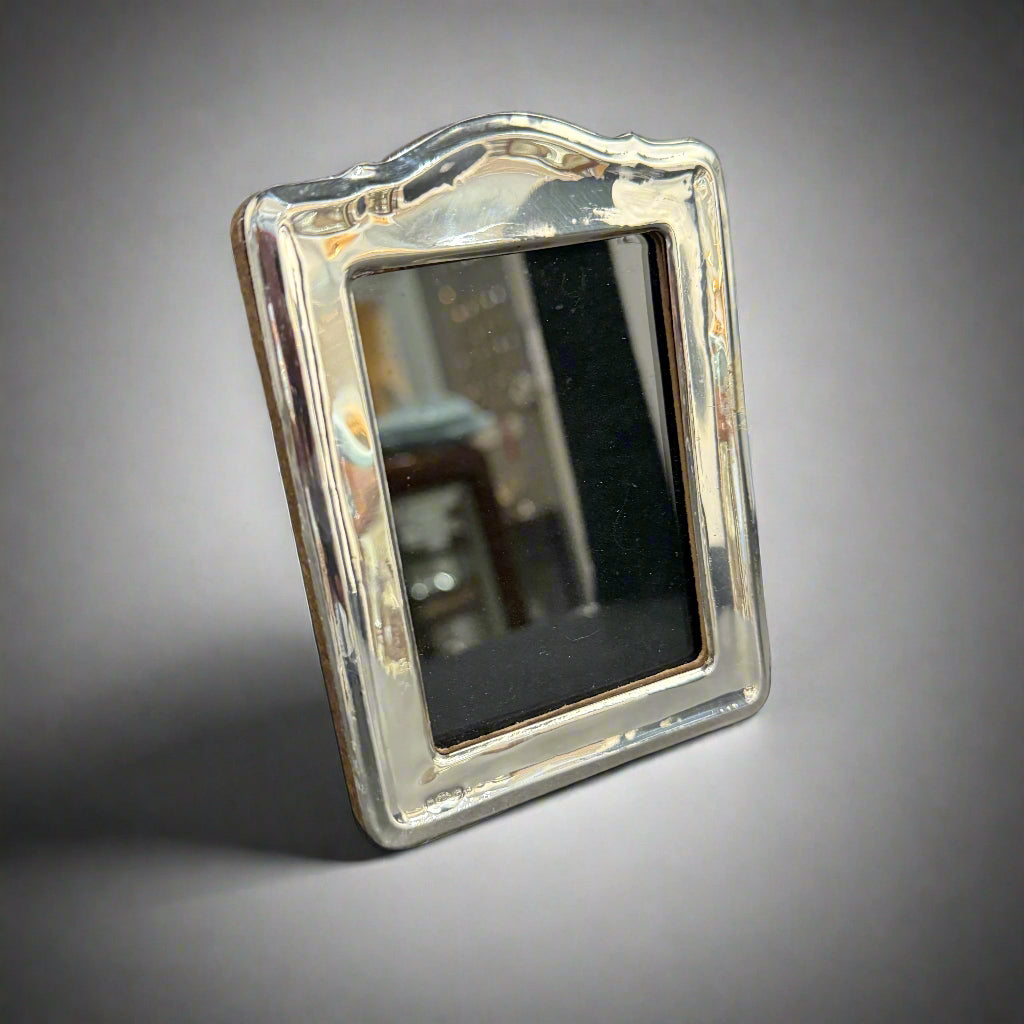 3.5x2.5" Modern silver frame with arched top