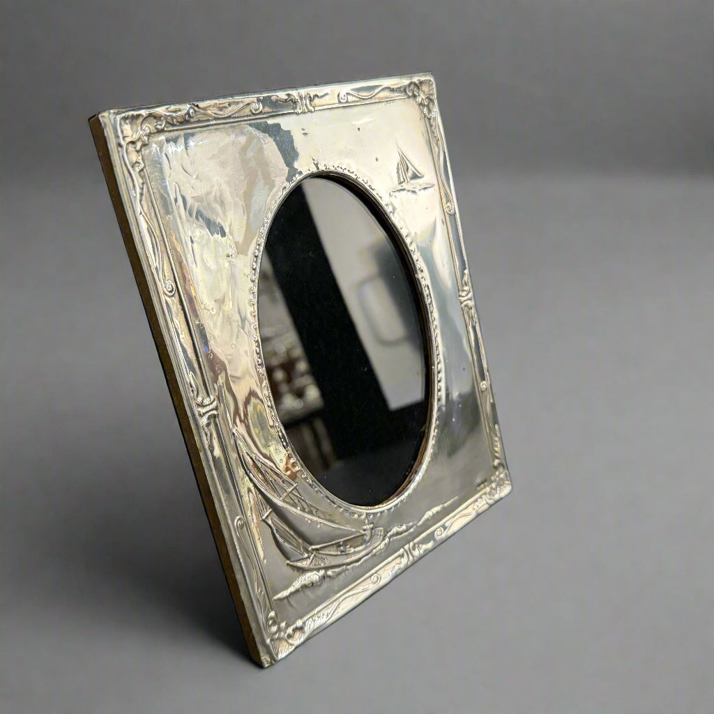 5x3.75" Modern silver frame with ship decoration 
