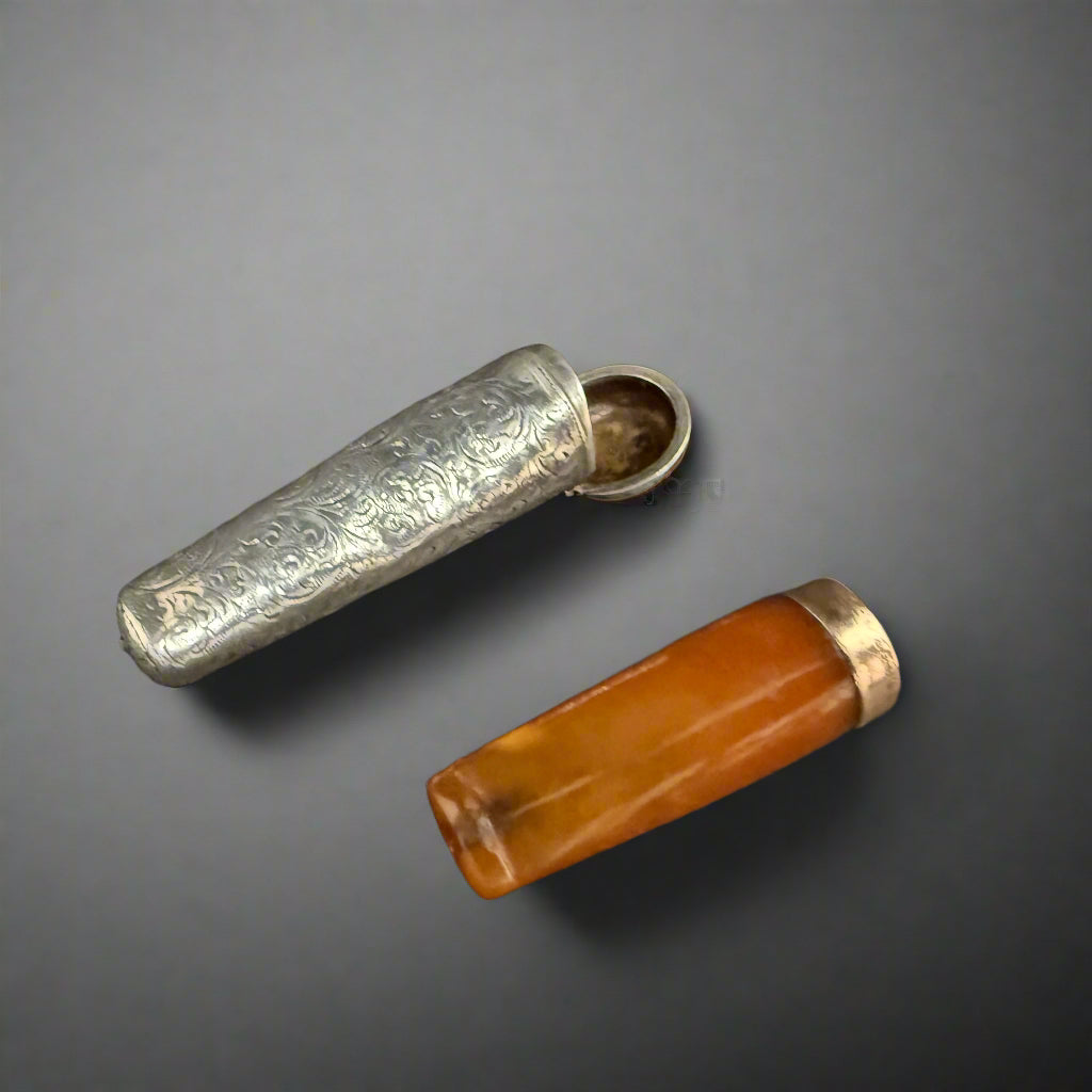 Silver cigarette holder made in Birmingham 1910 by William Neale