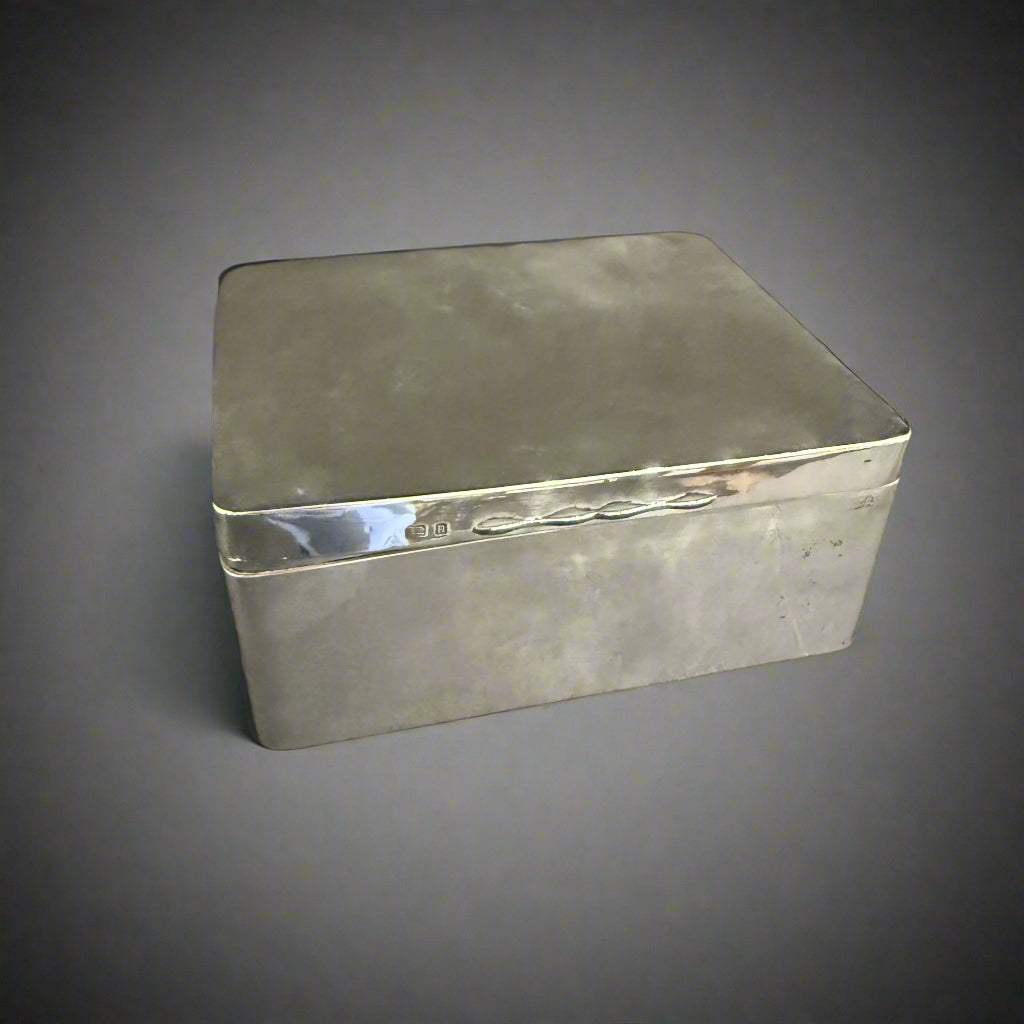 Large plain silver box made in Birmingham 1913 