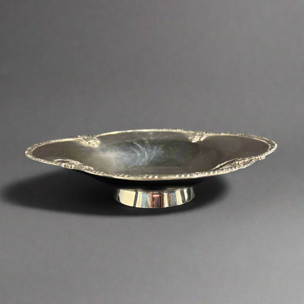 Decorative silver bowl made in Birmingham 1939