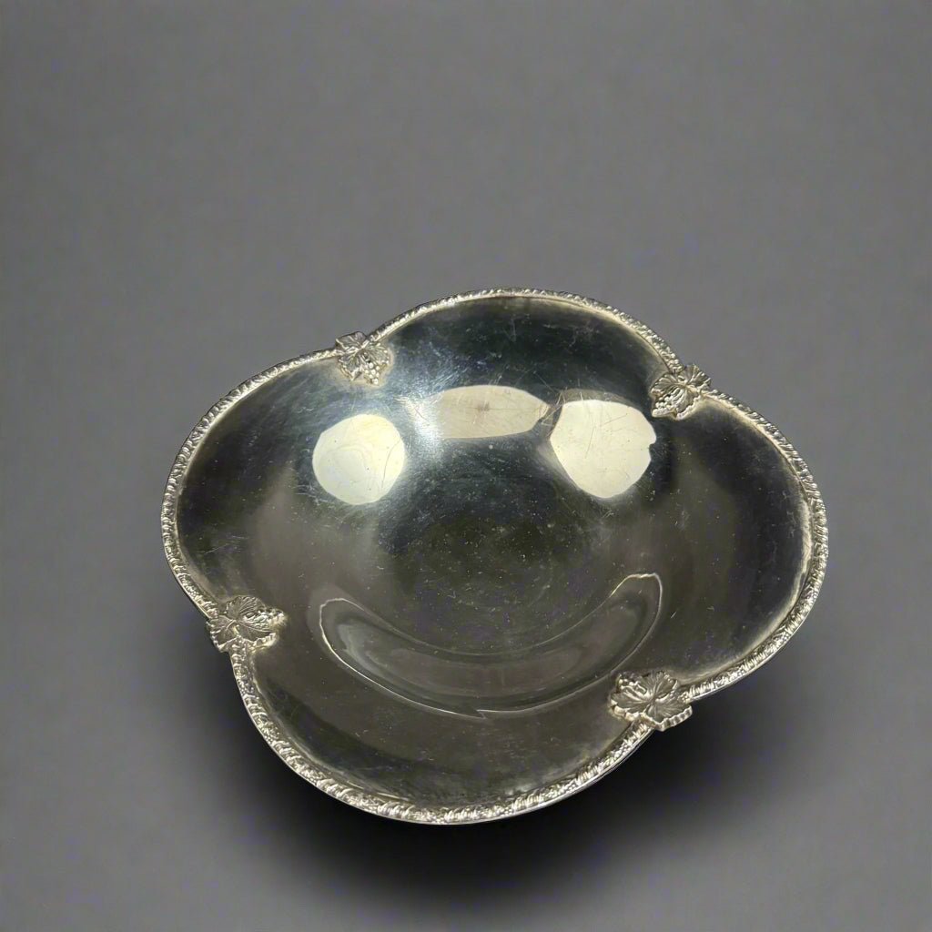 Decorative silver bowl made in Birmingham 1939