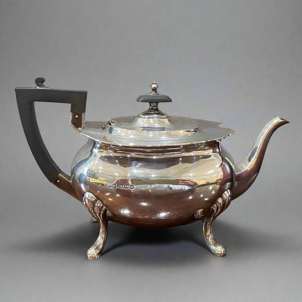 Silver teapot Sheffield 1933 Walker and Hall