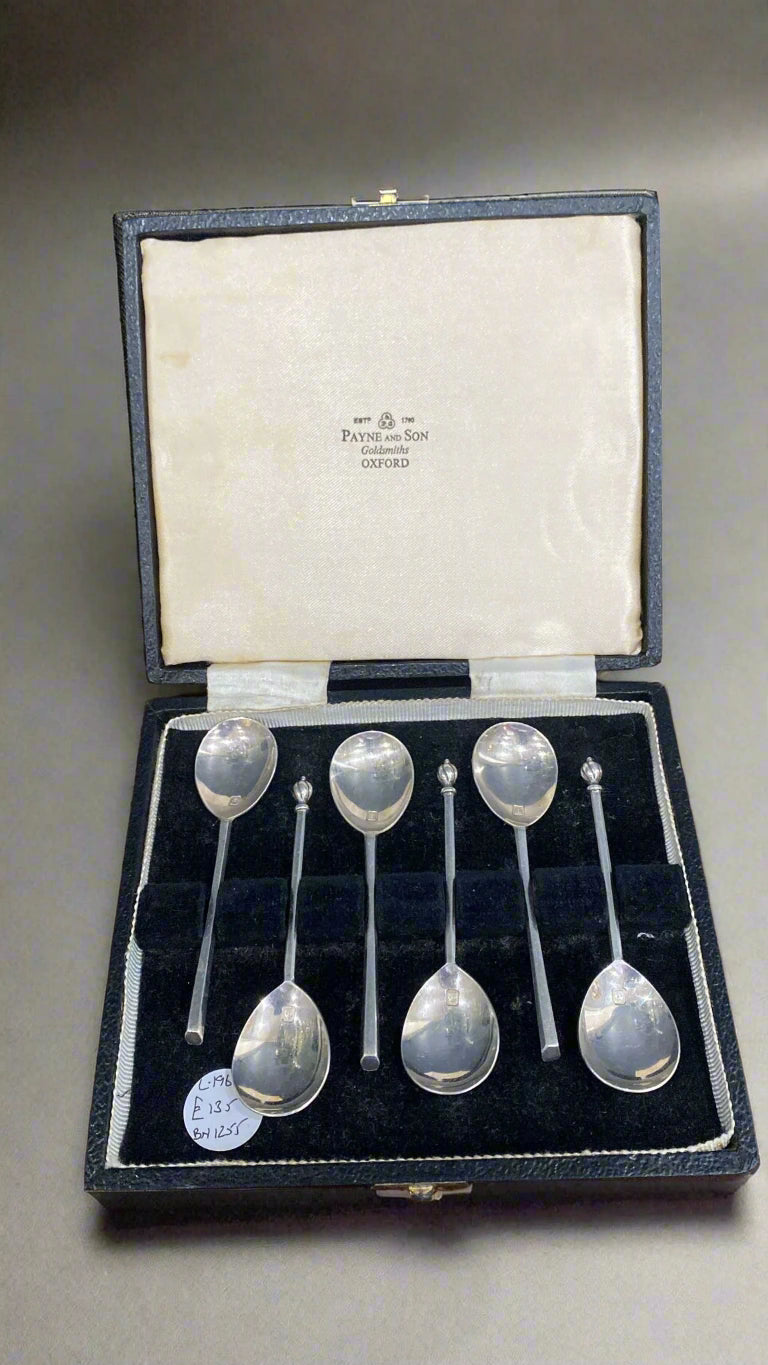 minimalist silver spoons