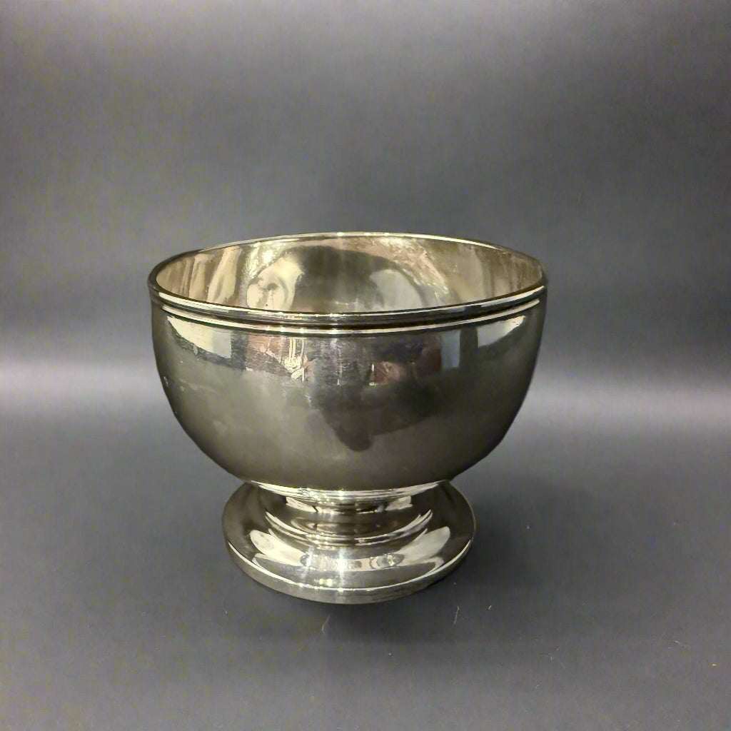 Silver bowl on round base made in Chester 1911 by Stokes &amp; Ireland