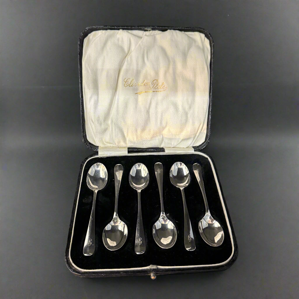 boxed set of 6 silver rat tail teaspoons. Walker and Hall