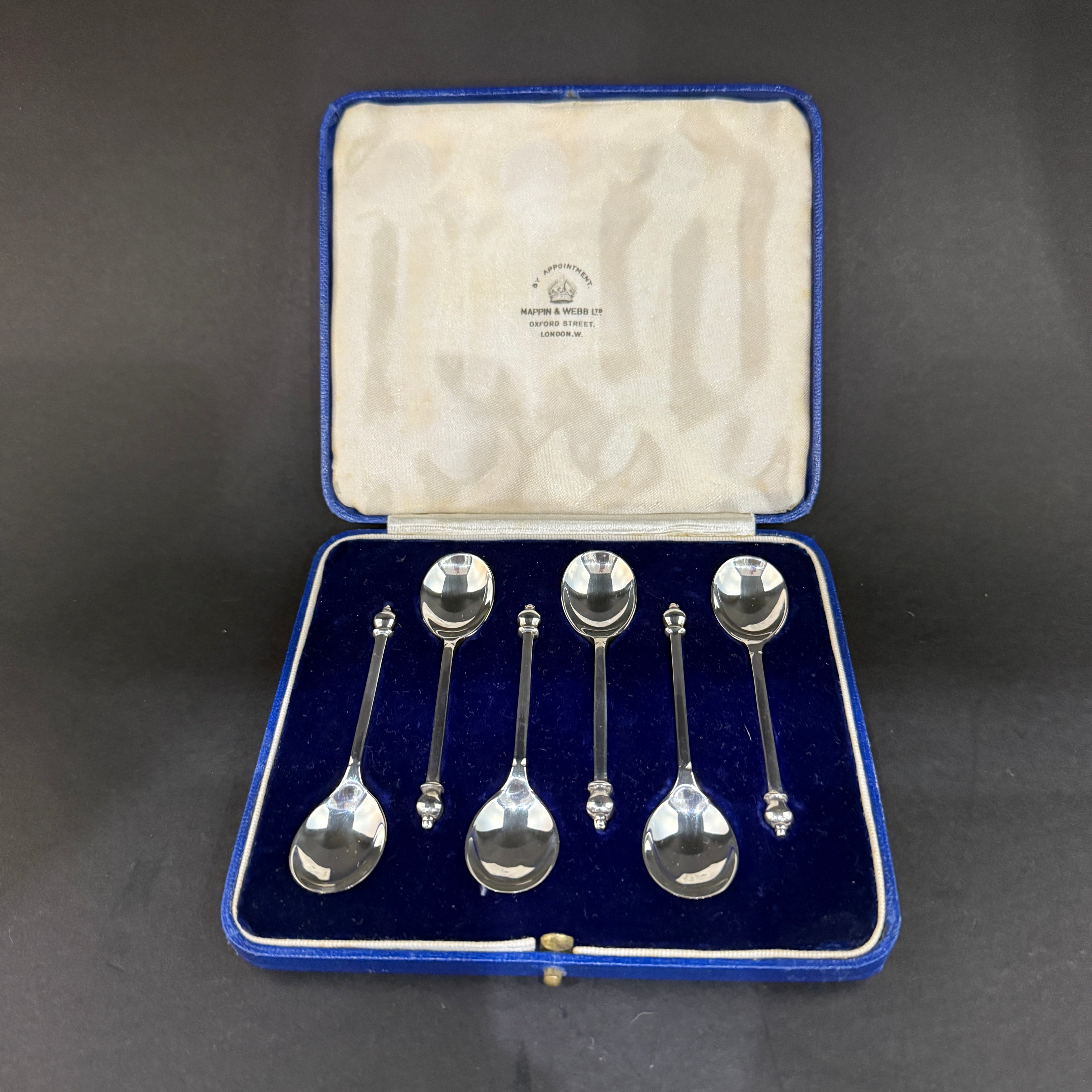 Boxed set of silver demitasse spoons made in London 1937 for Mappin and Webb 