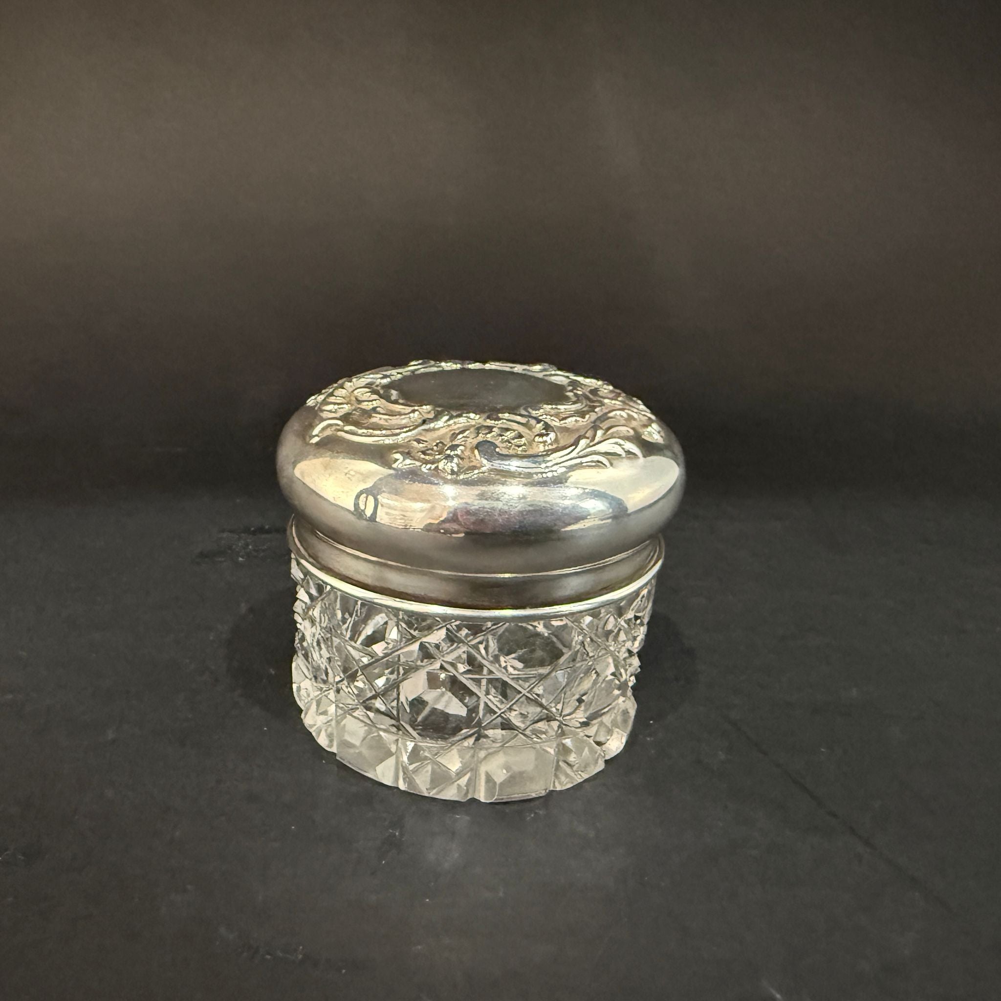 Cut glass and silver lid dressing table jar made in Chester 1908 by Robert Pringle