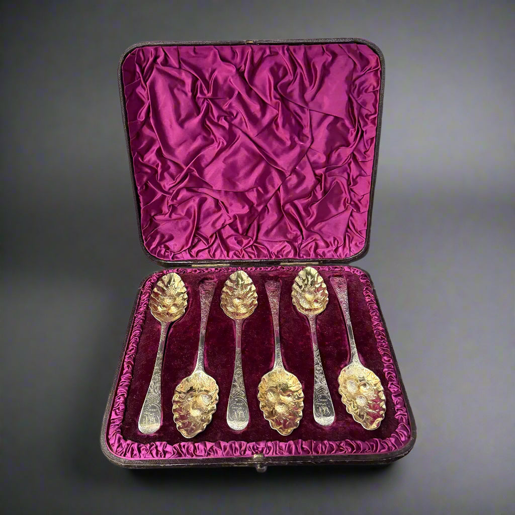Magnificent boxed set of 6 silver and silver gilt berry spoons made in London 1805 by William Eley and William Fern 