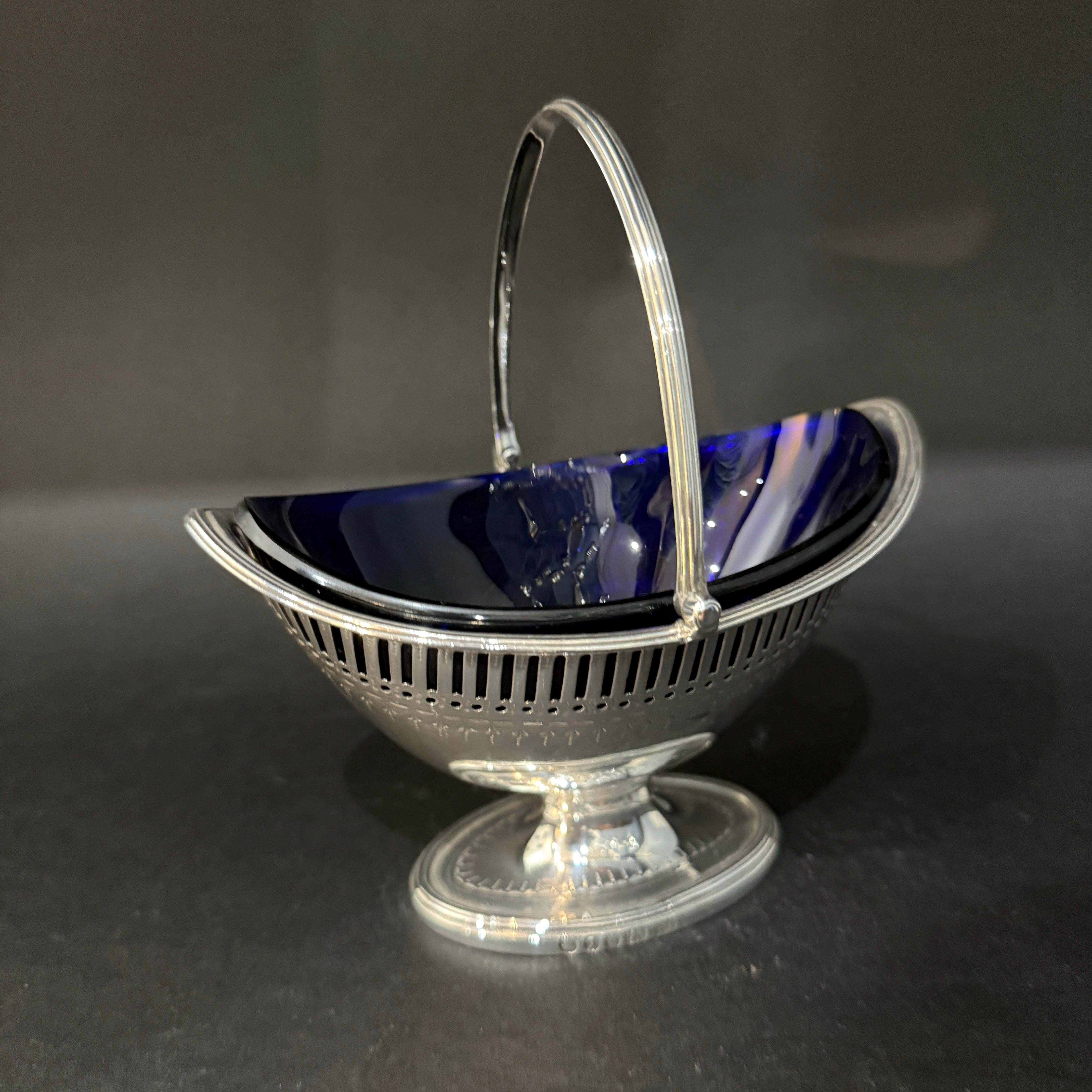 Sugar bowl with blue glass liner. London 1786 by William Plumber