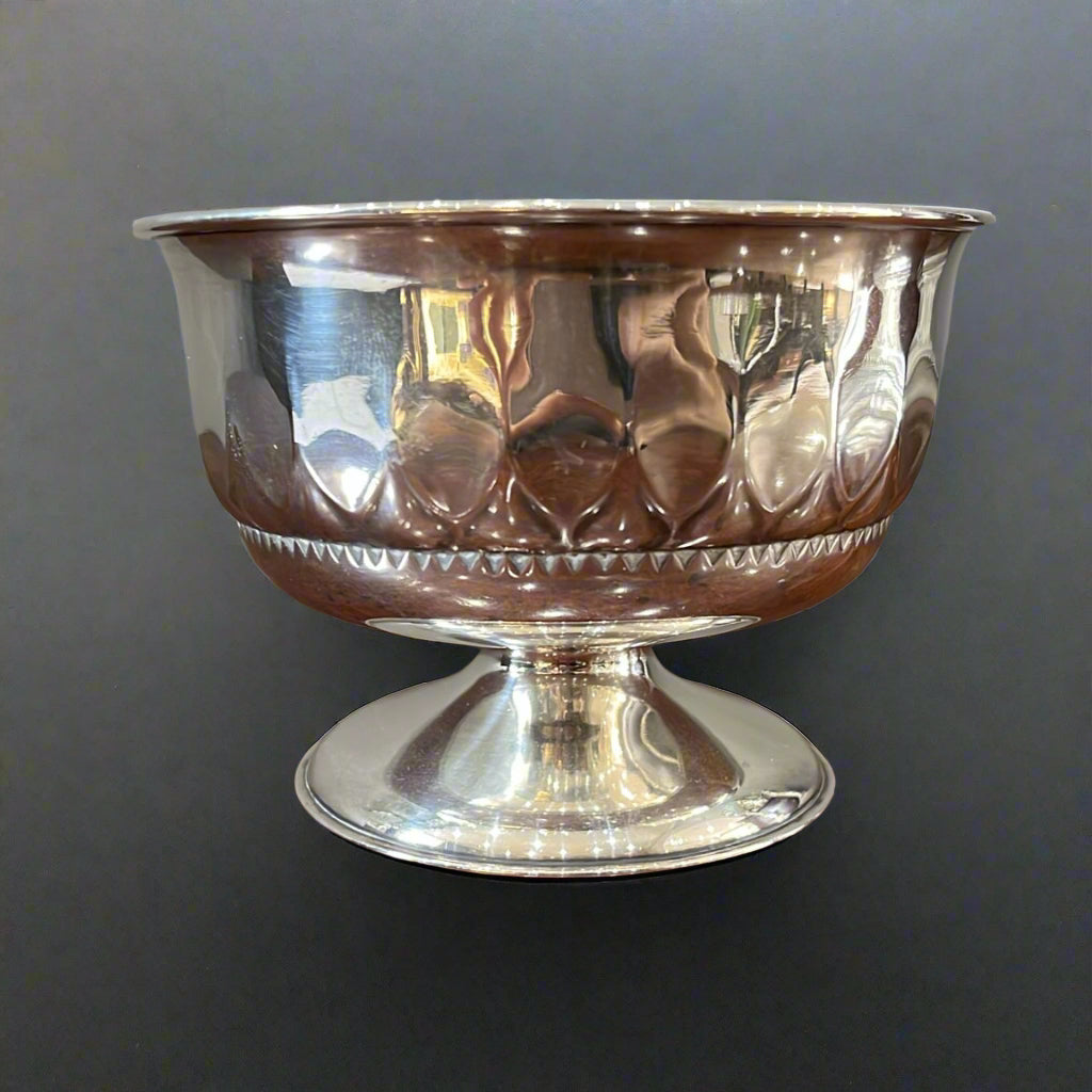 Silver bowl on a round base made in London 1902 by William Hutton and Sons