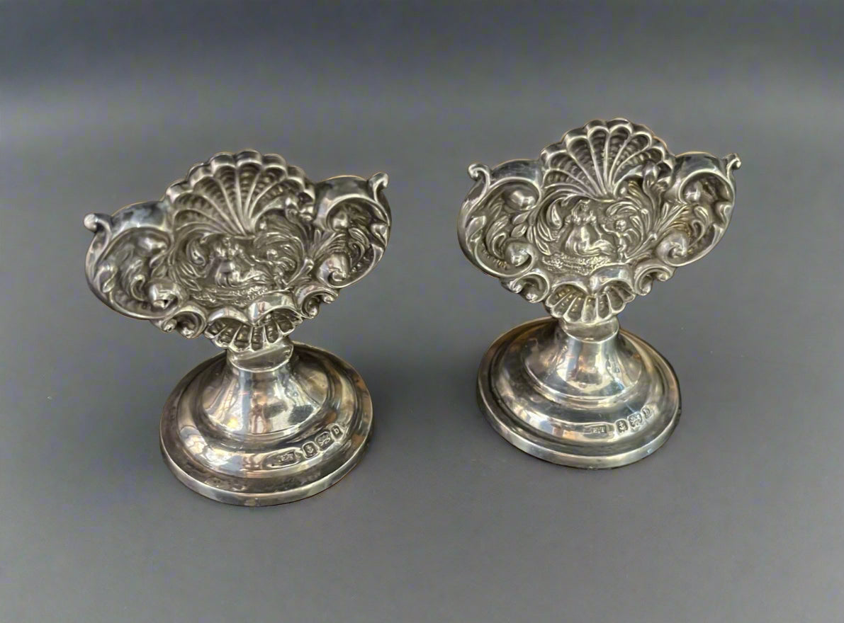 Pair of antique silver menu holders with mermaid in clam shell design made in Birmingham 1899 by William Turner