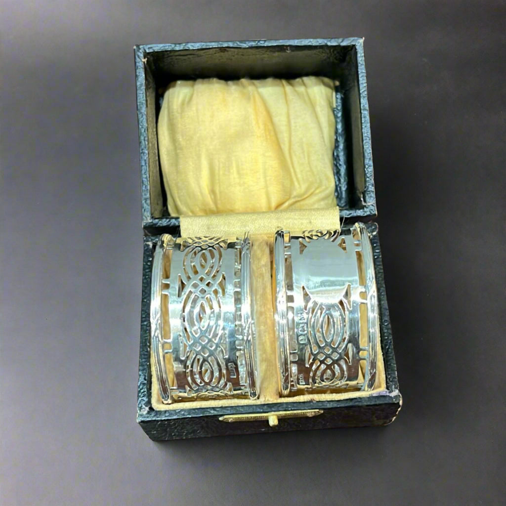 boxed set of 2 napkin rings