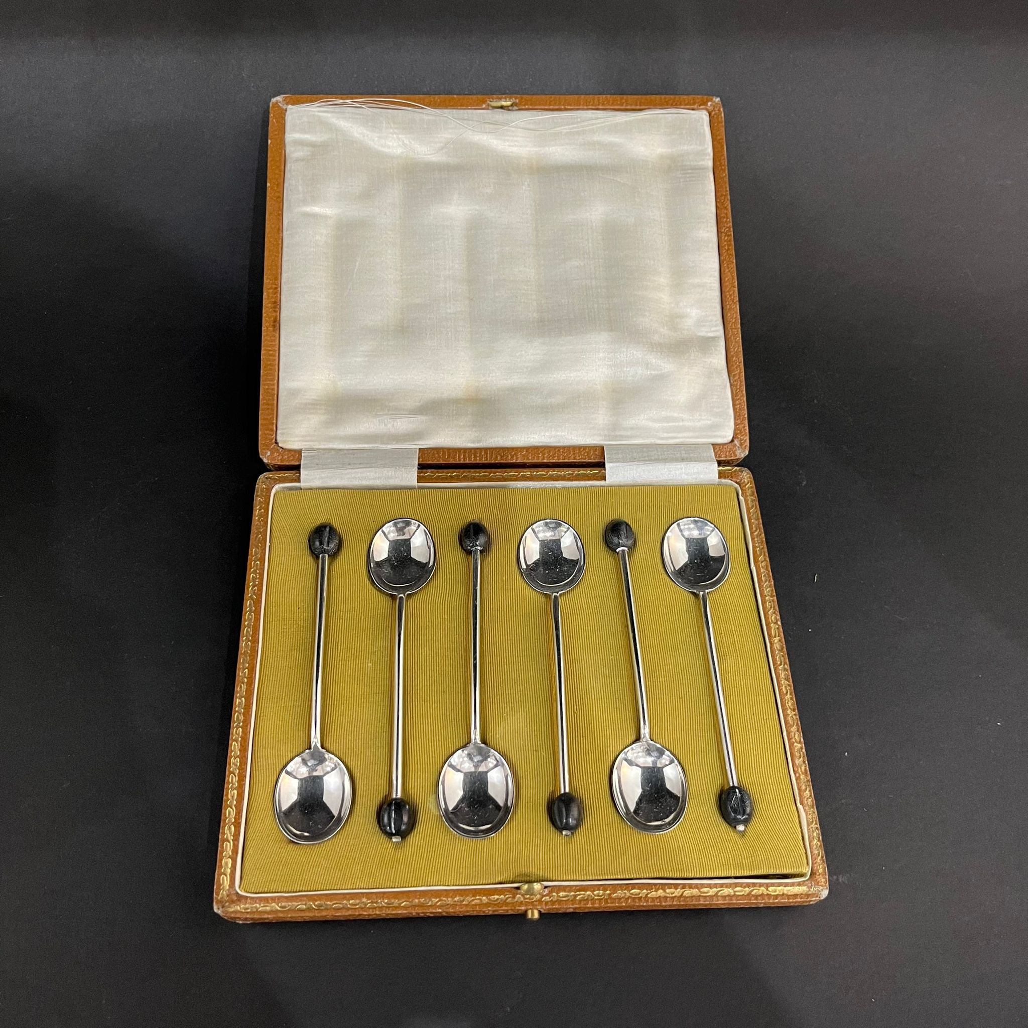 Boxed set of large coffee bean spoons 1917