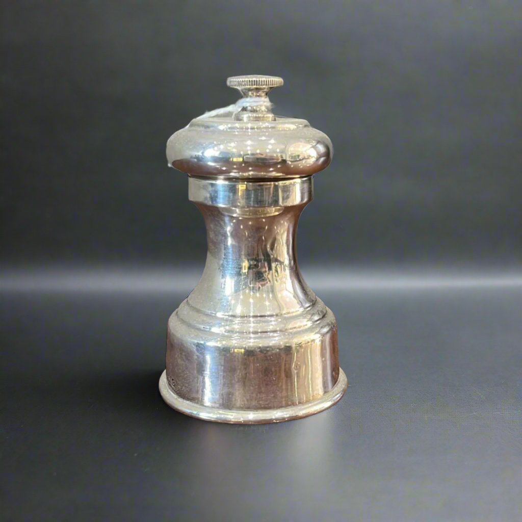 Silver pepper mill made in Birmingham 1931 by Dixons