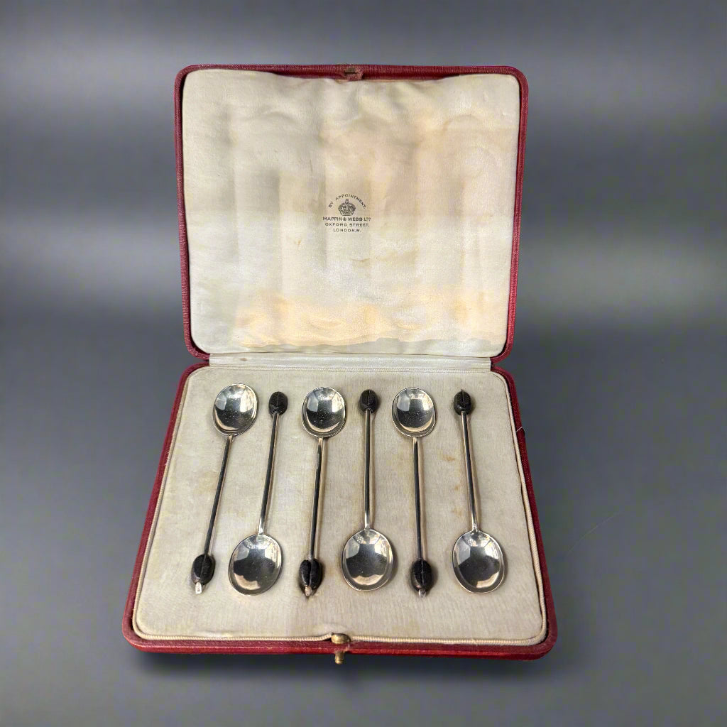 Boxed set of 6 bean end coffee spoons made in Birmingham 1915 by Mappin and Webb